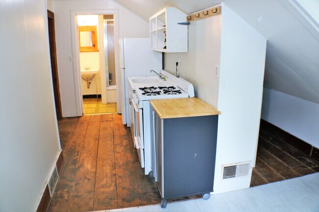 Photo - 608 Ronalds St Unit 608 1/2 Ronalds Street