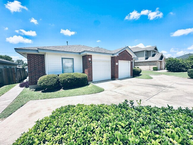 2873 Southampton Way Unit B