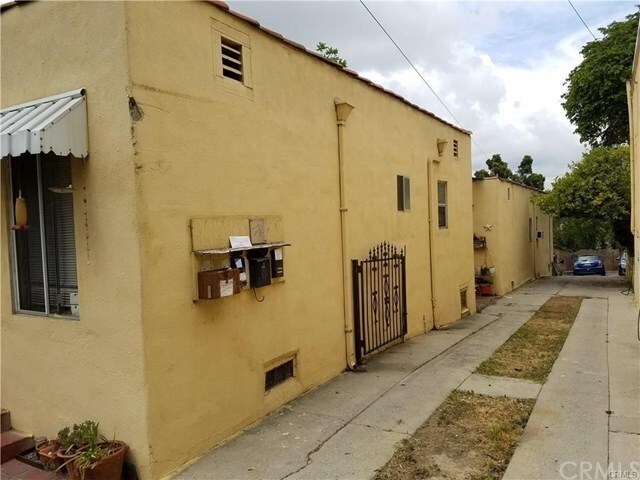 1329-1331 Quintero St