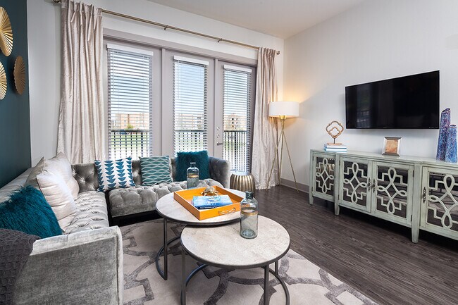 Crest At Las Colinas Station Apartments For Rent In Irving Tx Forrent Com