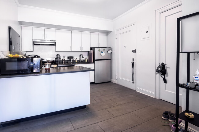 154 Henry St Unit eva