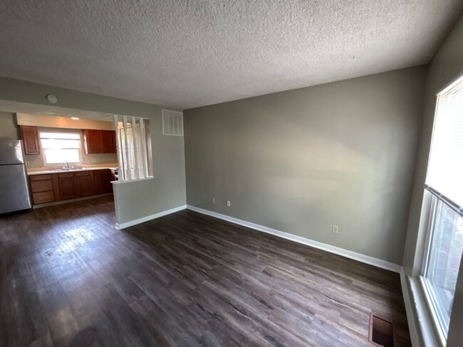 Photo - STERLING COURT APARTMENTS