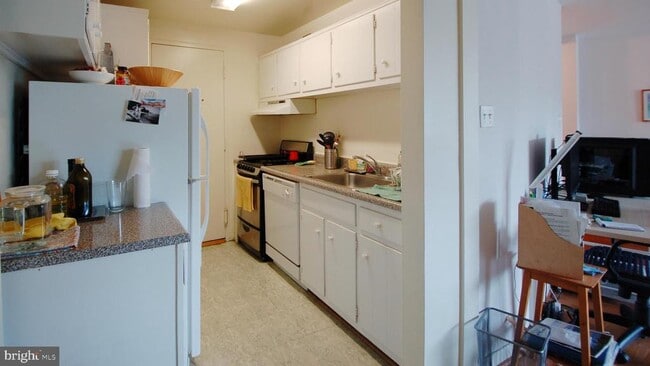Photo - 10201 Grosvenor Pl Unit 828