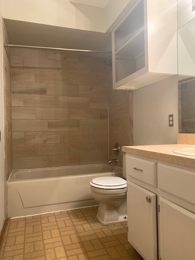 Photo - Westside Duplex for Lease near Sooner Mall!!!