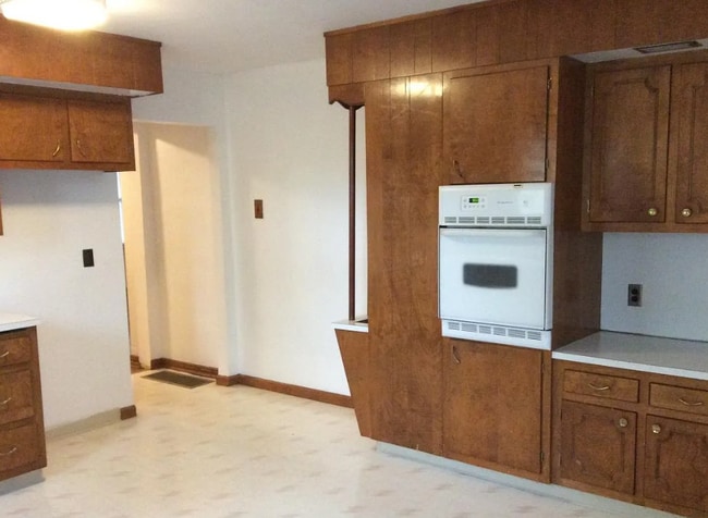 Photo - 512 Miles Ave Unit 1st Floor