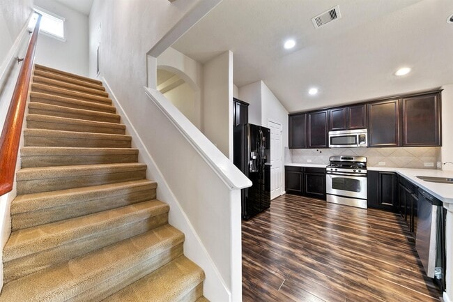 Photo - 24415 Lakecrest Town Dr