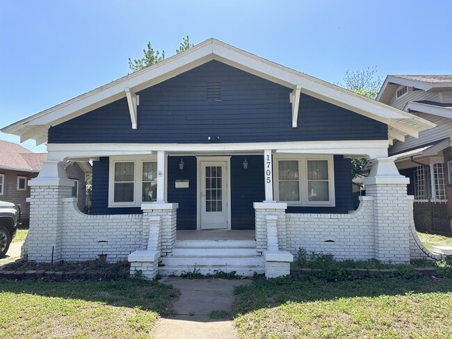 Building Photo - 1705 W Cherokee Ave Rental