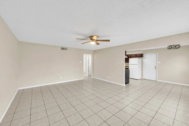 3024 Tudor Ln Unit 102