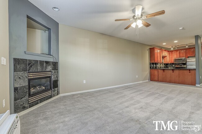 Building Photo - Beautiful 1BR Condo in Desirable Hunter's ... Unit 229