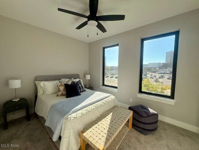 Photo - 1495 Superior Ave E