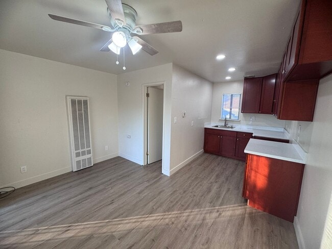 Photo - Remodeled Studio Near Sutter Park & Tower Bridge Unit B