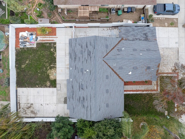 Photo - 9855 Douglas Ave