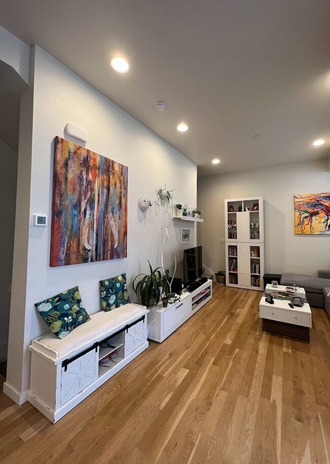 Photo - Modern Townhouse in Can't Beat Location - Available 8/1