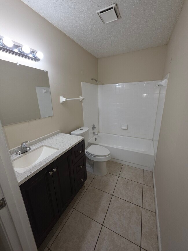 Updated bathroom - 5111 SE 29th St Unit 5111C