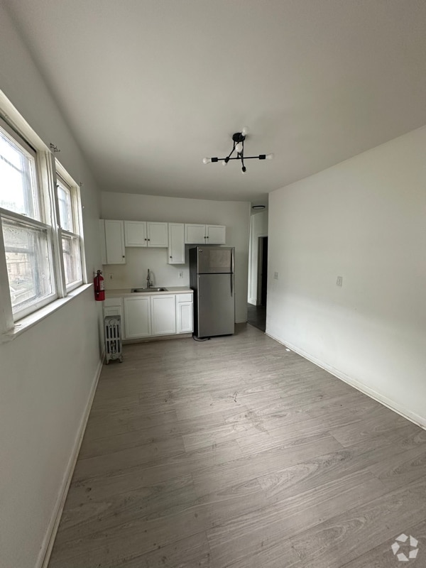 Building Photo - 1035 Morris St Rental
