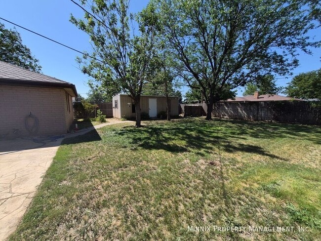 Photo - 2805 James Louis Dr