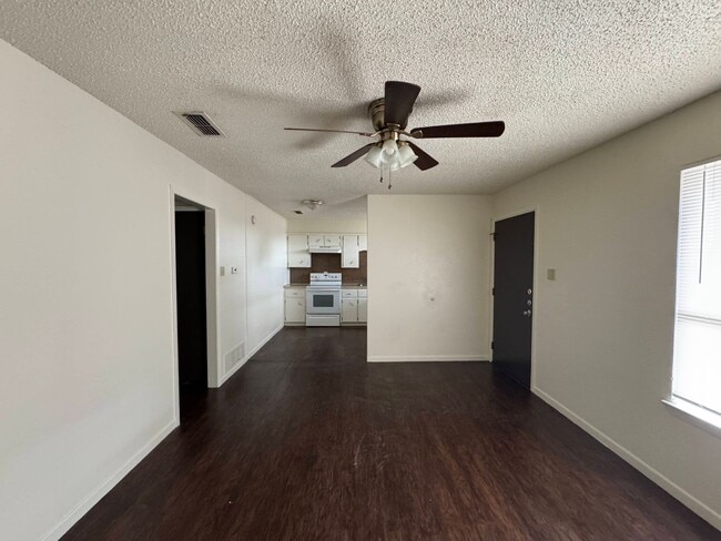 Photo - 425 W Avenue C Unit 8