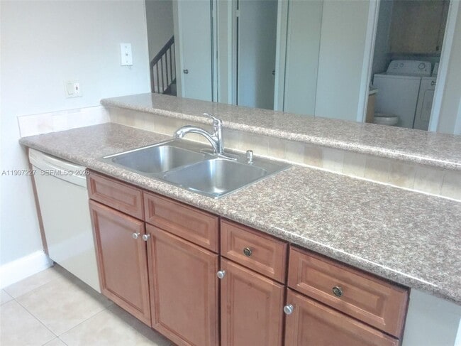 Photo - 601 Green Springs Pl