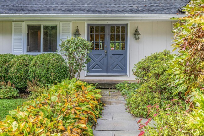 Photo - 261 Linden Tree Rd