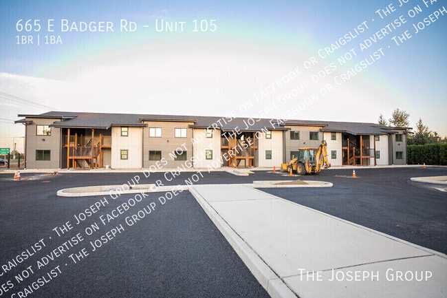 Building Photo - 665 E Badger Rd Unit 105