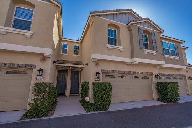Santa Clarita 3-Bedroom River Village Home... - Santa Clarita 3-Bedroom River Village Home...