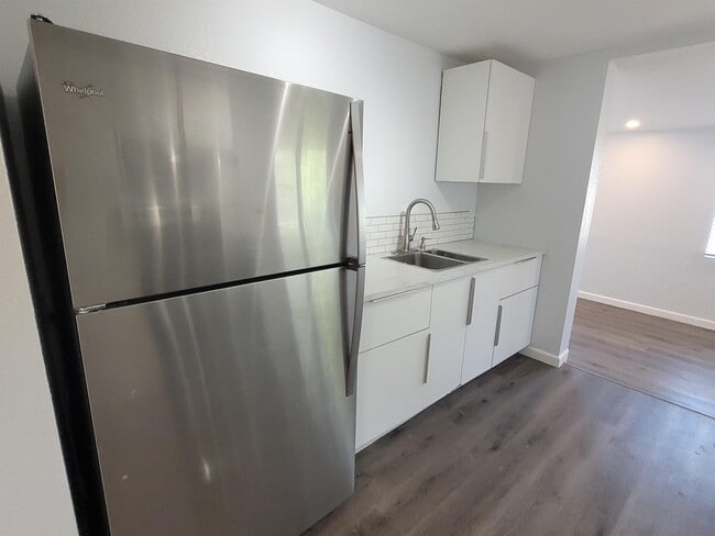 1445 E Taylor St Unit 2