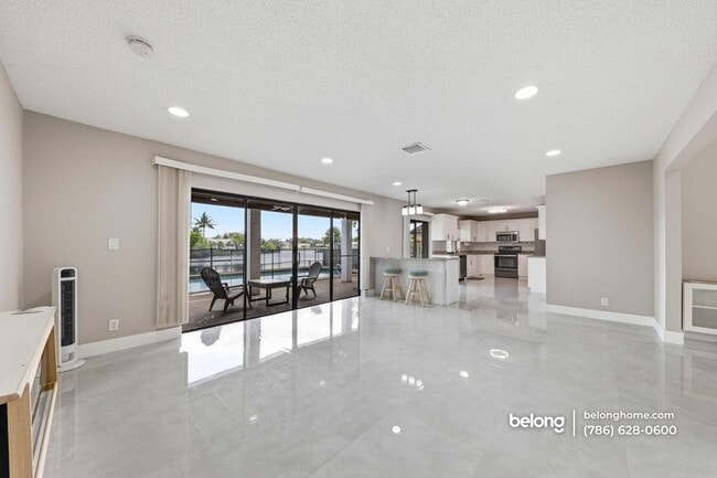 Photo - 9460 NW 16th St