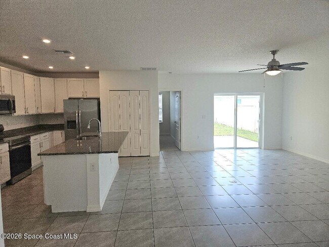 Photo - 2429 Bonnyton Ln NW