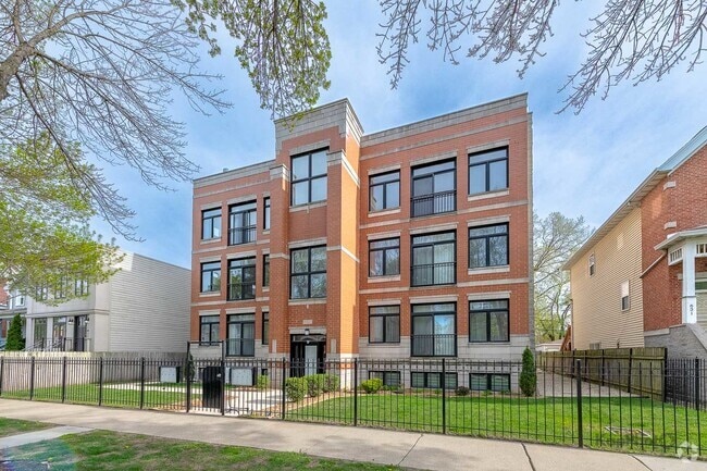 Building Photo - 633 E Bowen Ave Unit 1W Rental