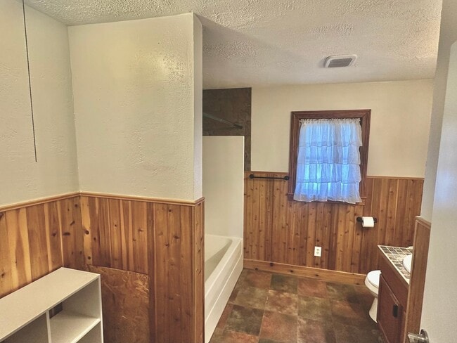 Photo - 3 bed 1.5 bath in Benton