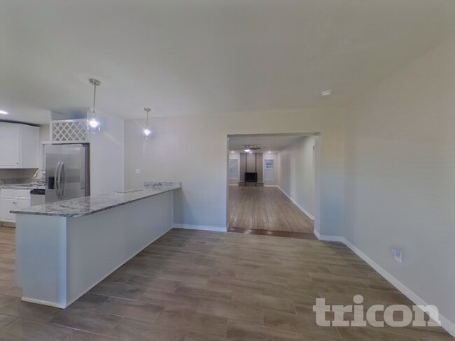 Photo - 3016 W Robson St