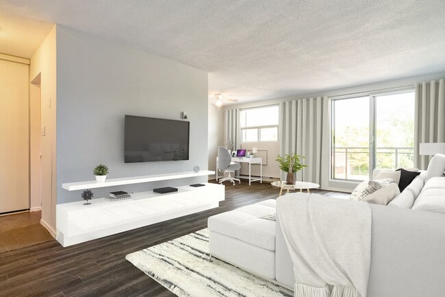 Photo - Pontiac Court Highrise