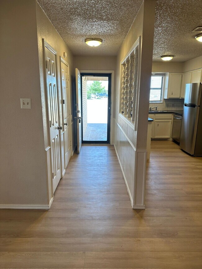 Photo - 6803 Iola Ave