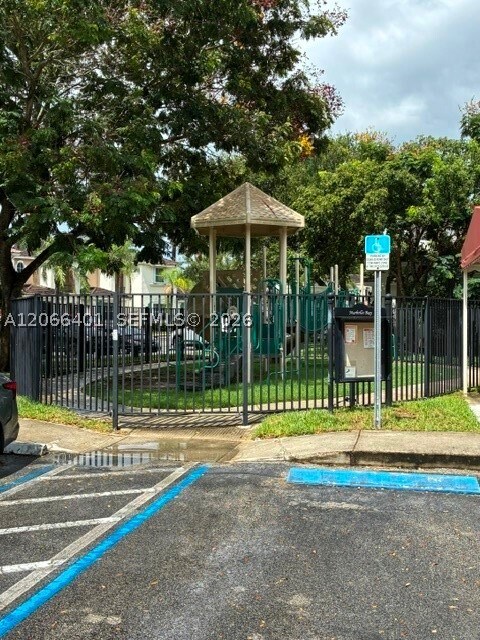 Photo - 4219 NE 9th St