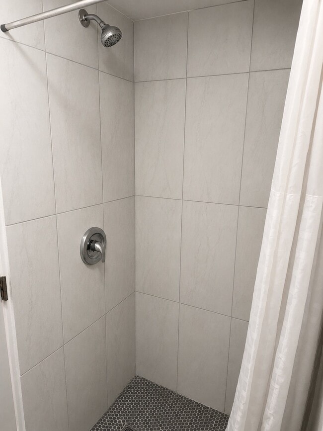 Photo - 2700 Buttonwood Ave Unidad 1