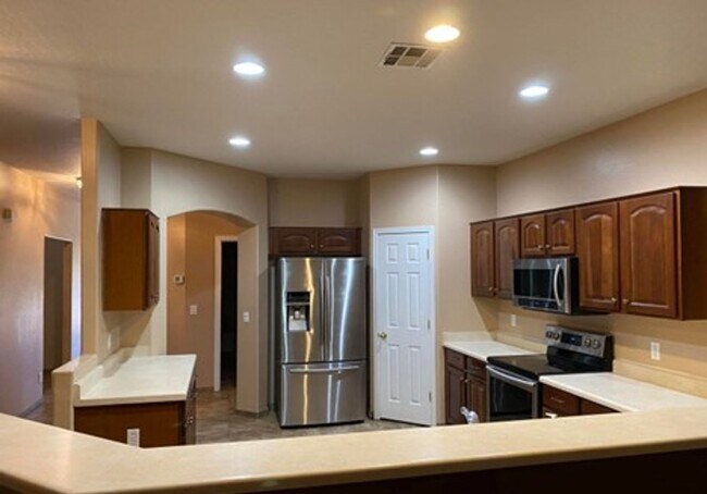 Photo - 3 Bedroom, 2 Bath Home Available 09/06/25!