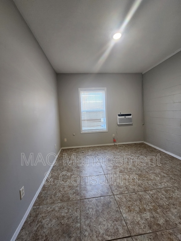 Photo - 1325 Virginia Ave Unit B2