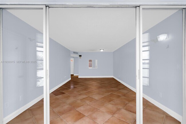 Photo - 1300 NE 191st St Unit A202