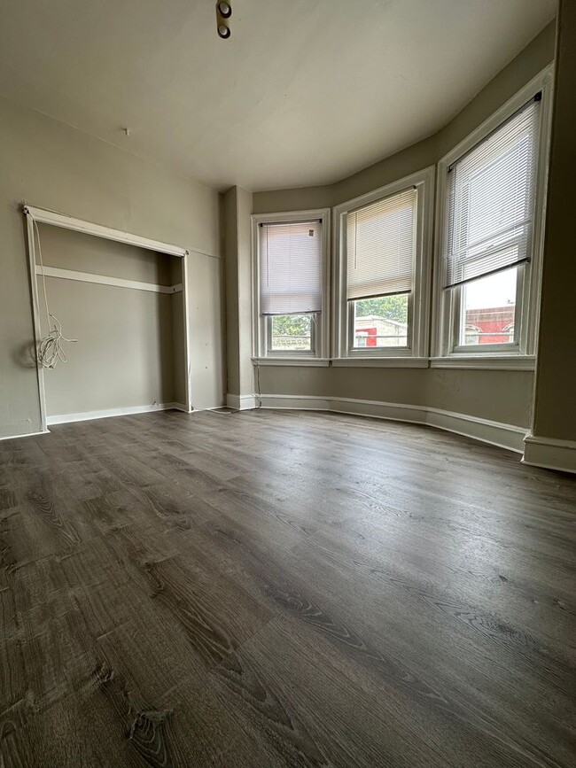Photo - 1232 W Somerset St Unidad 2