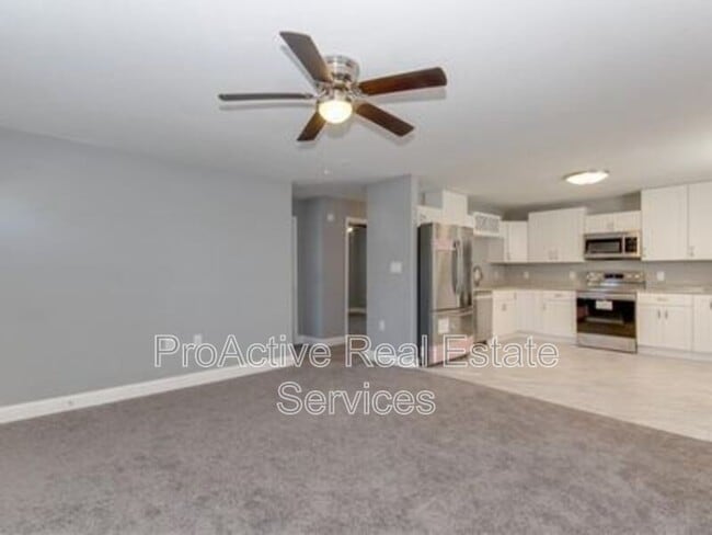 Photo - 1421 Des Moines Ave