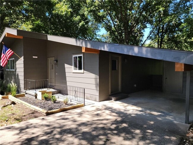 Photo - 6 Brompton Dr