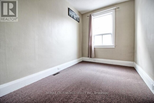 Photo - 2001 Yonge St