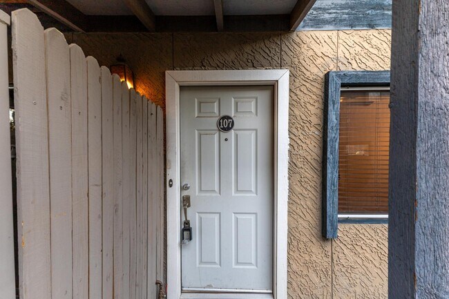 Photo - 286 W Palomino Dr Unit 107