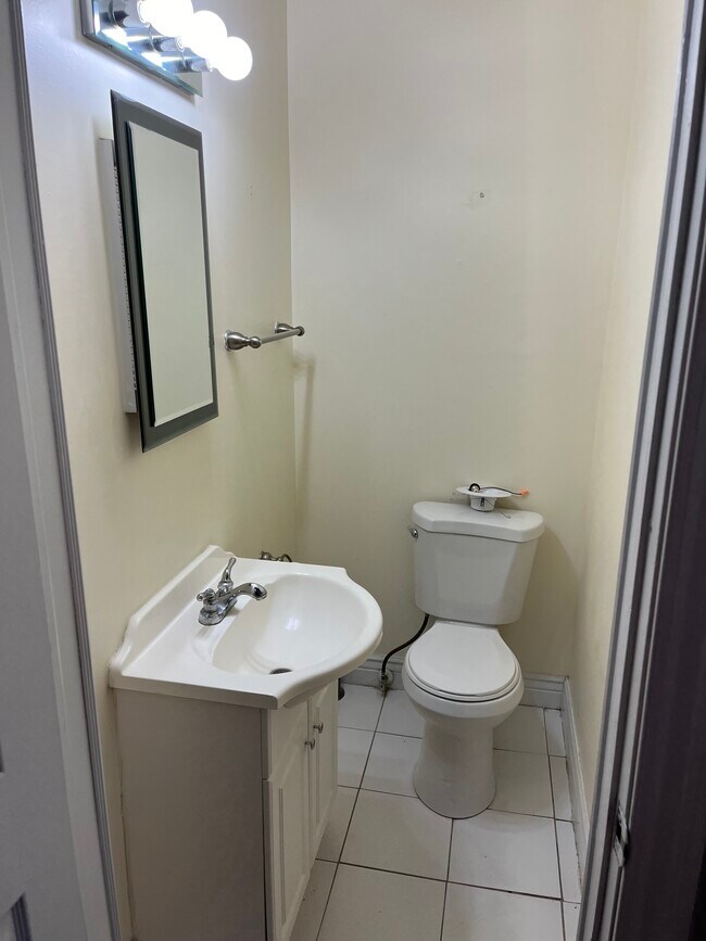 Photo - 220 N Bench St