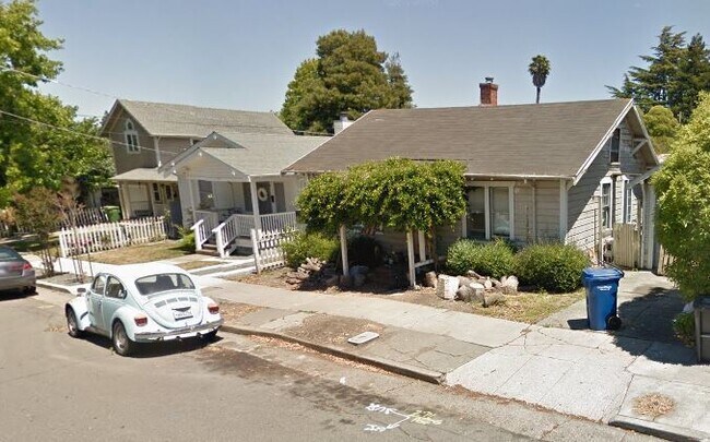 Single Story 2 bed/ 1 bath unit - Single Story 2 bed/ 1 bath unit House