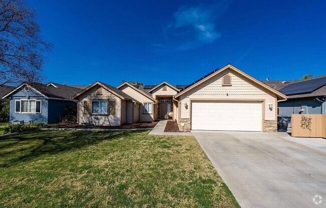 Building Photo - 3 BR 2.5 BA available soon Rental