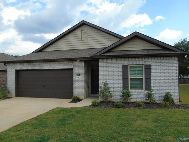 Building Photo - 207 List Rd Rental
