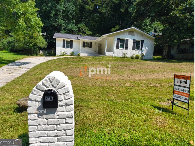 Building Photo - 819 Forrest Cir SE Rental