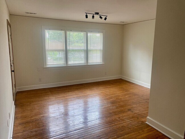 Photo - 903 E Lytle St