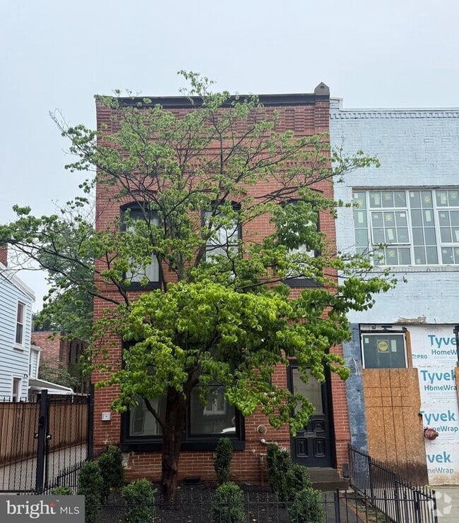 Building Photo - 710 E St SE Rental